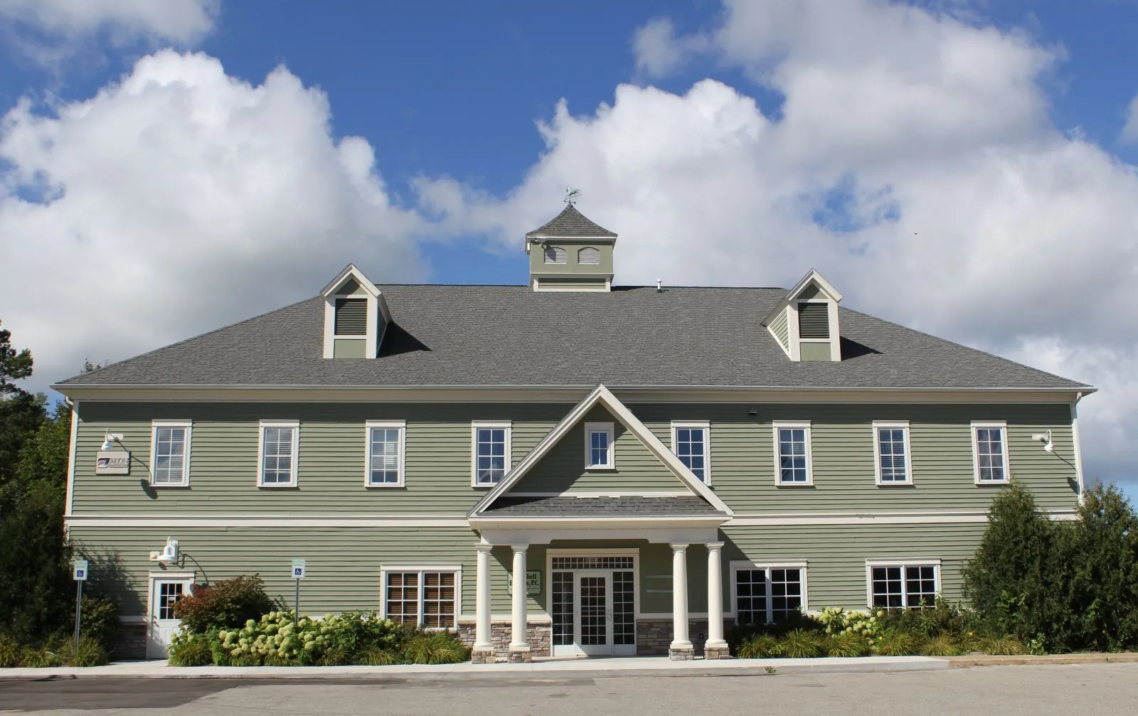 harbor-pointe-building